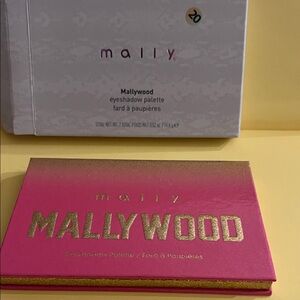 Mally Beauty Mallywood Pink and Gold Eyeshadow Palette